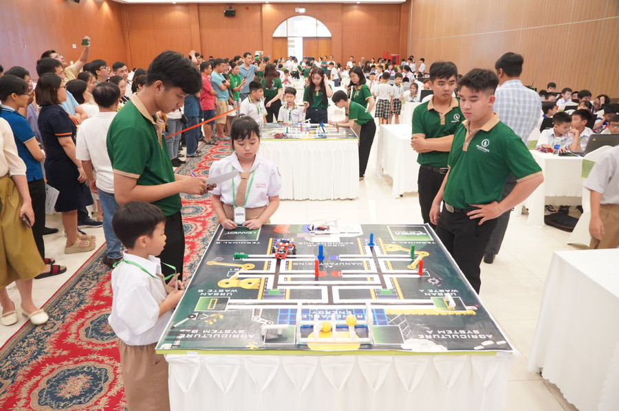 Ảnh của Sôi nổi Cuộc thi Robothon cấp TP Cần Thơ năm 2025